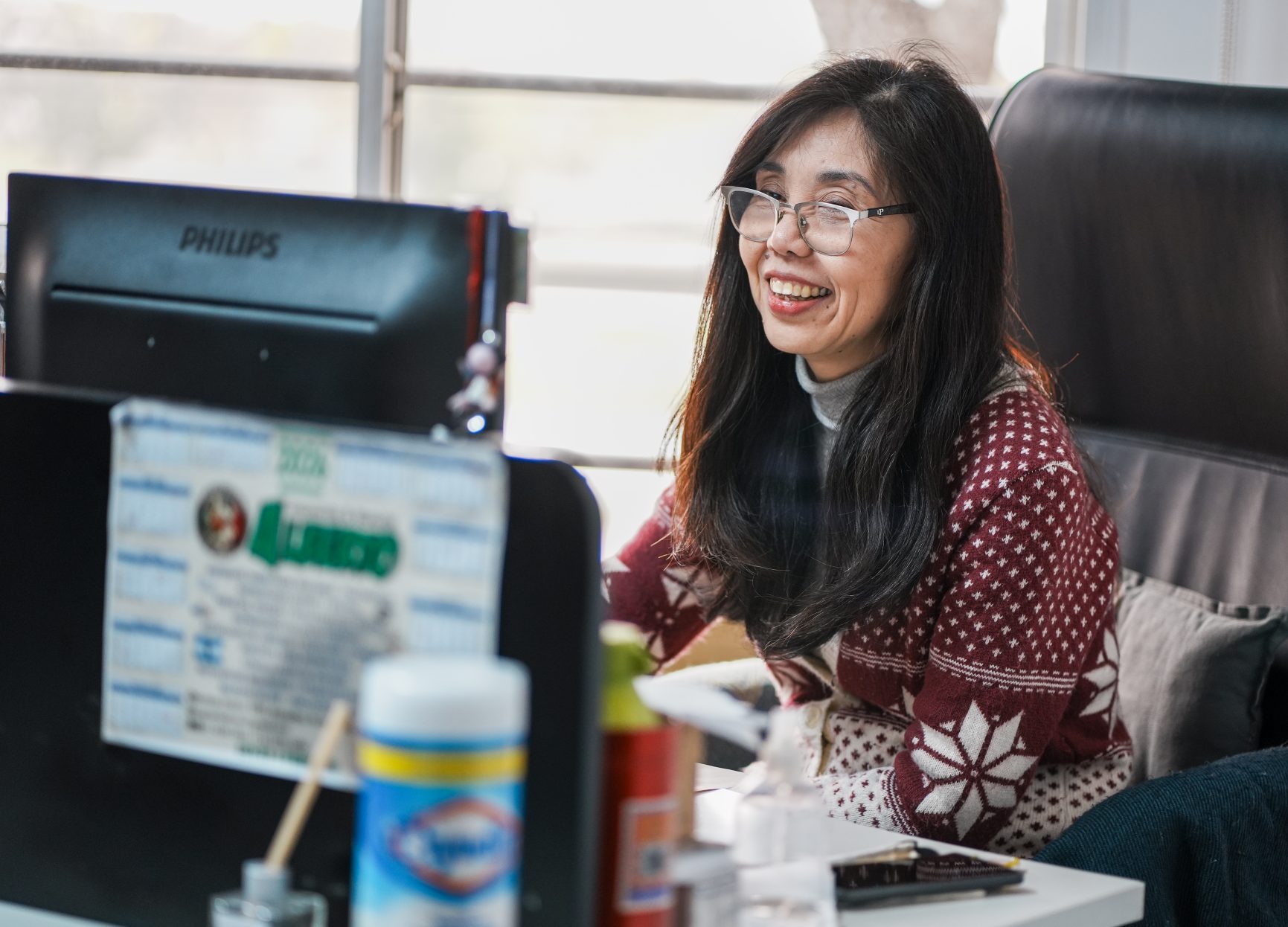 Integrante del equipo de Toshin Group en su puesto de trabajo
